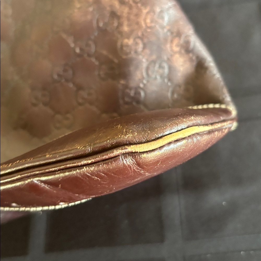 Gucci Brown Hobo Shoulder Bag with Gold Emblem - Picture 6 of 7